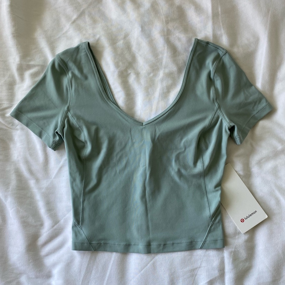 NWT Lululemon Align Tee Size 4